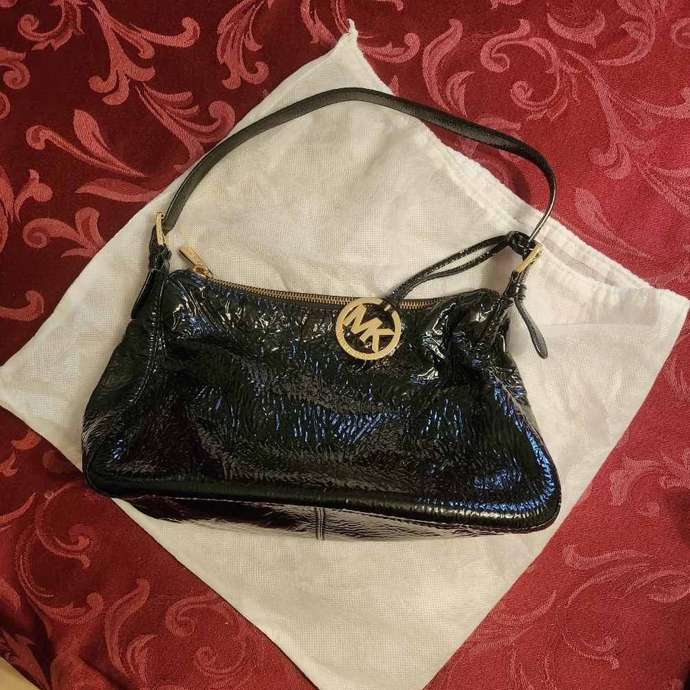 Michael kors vintage hobo patent leather GC - Picture 2 of 4